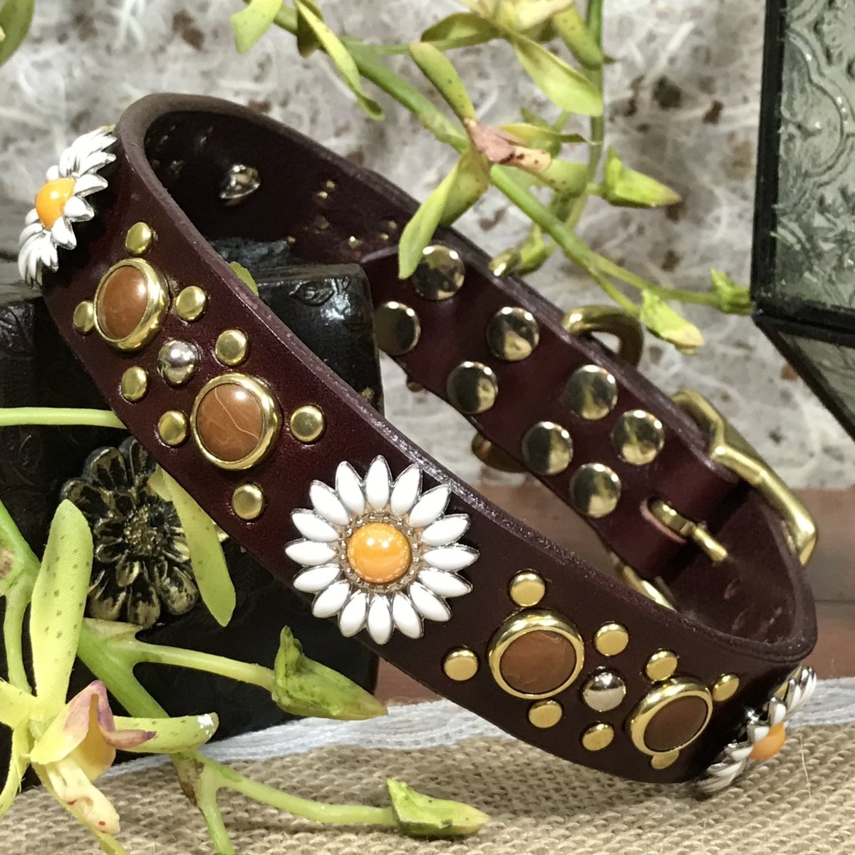 Leather dog hotsell collar with flowers